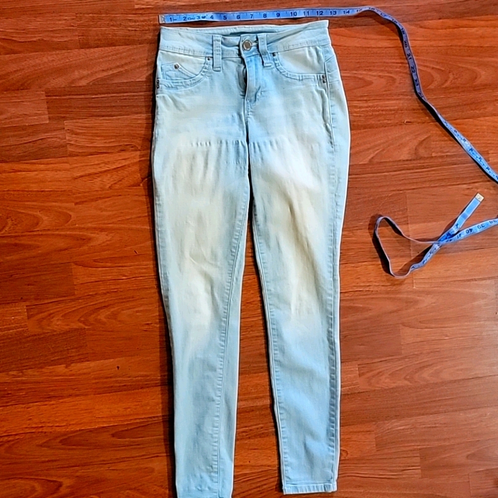 Wanna better butt jeans